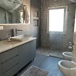 Henri's 3* Durres