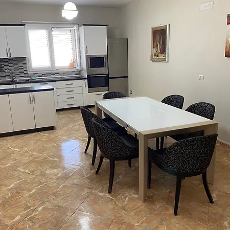 Henri's Casa de hóspedes