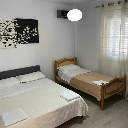 Henri's Durres