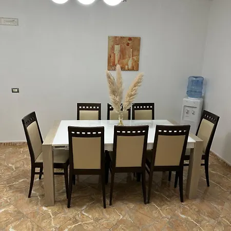 Henri's Pensionat Durrës