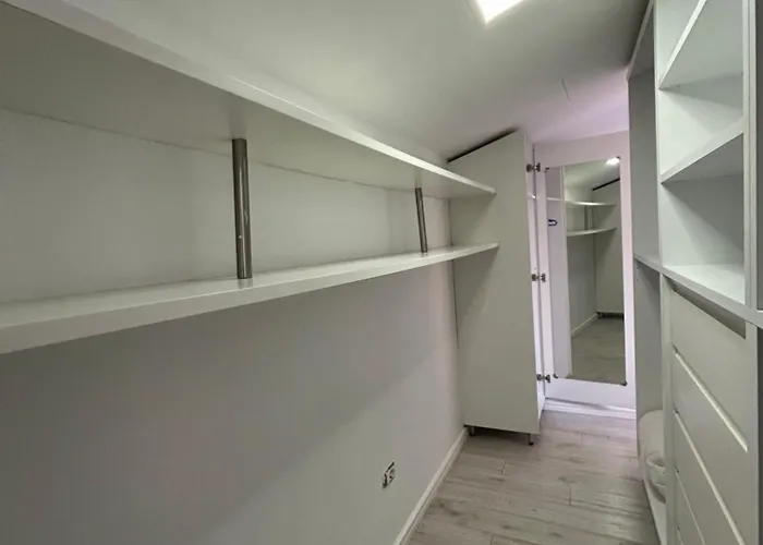 Henri's Vendégház Durrës